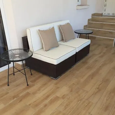 Pieds Dans L'eau - La Crique Aux Tortues *