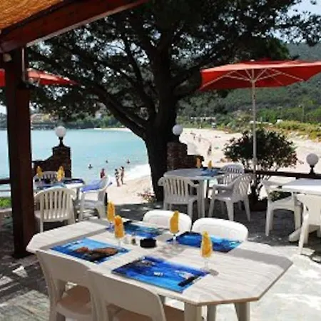 Pieds Dans L'eau - La Crique Aux Tortues Zonza