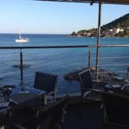 Pieds Dans L'eau - La Crique Aux Tortues Zonza