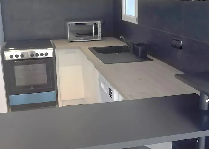 Pieds Dans L'eau - La Crique Aux Tortues * Zonza